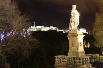 Edinburgh Christmas at night 04-12-07