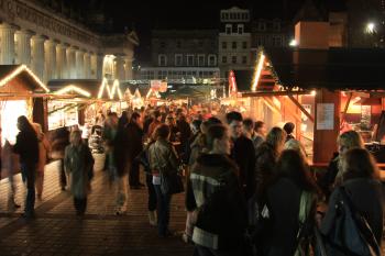 Edinburgh Christmas at night 04-12-07